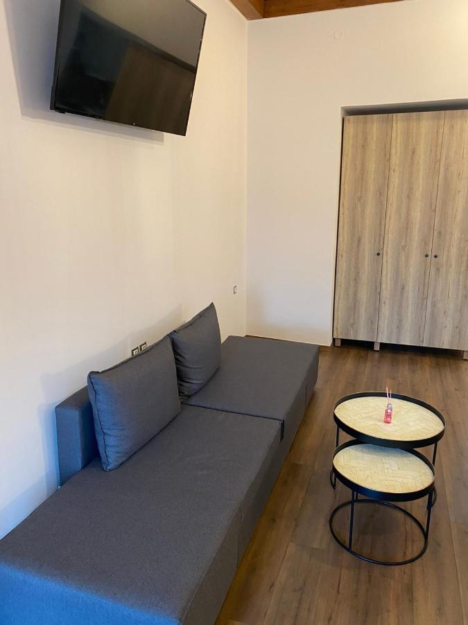 11 Luxury Apartments ميتسوفو المظهر الخارجي الصورة